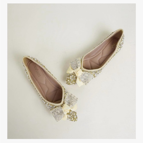 Elegant Gold Embellished Flats - Picture 2 of 6